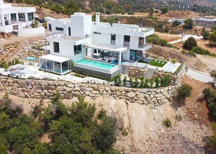Luxury Tomillo Villa *