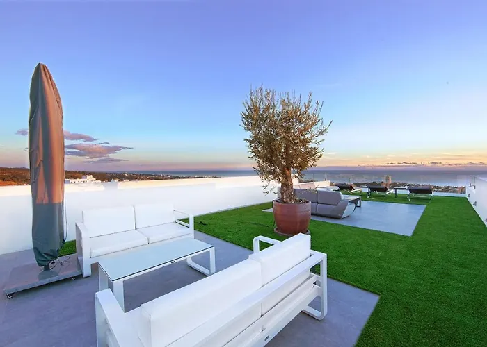 Luxury Tomillo Willa